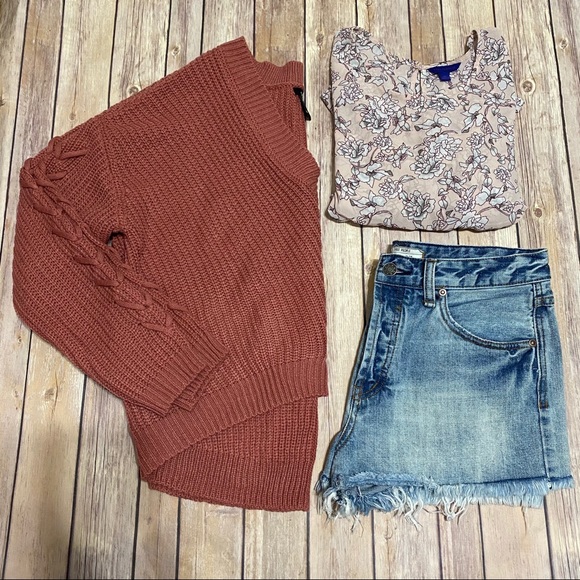 FREE PEOPLE Button Fly Frayed Shorts Size 28 - Picture 8 of 8